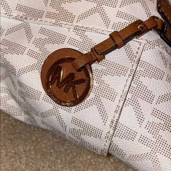 Michael Kors Jet Set Medium bag - Picture 3 of 6
